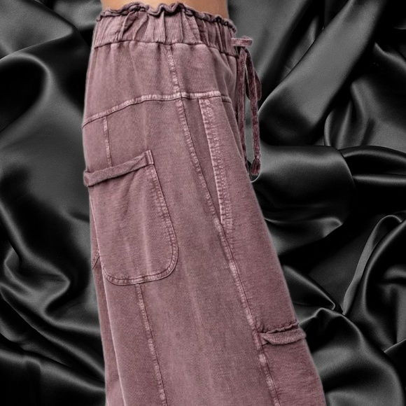 EASEL "Perfect Cargo Lux" Terry Knit Mineral Washed Flared Leg Raw Hems & Seams - Picture 7 of 10